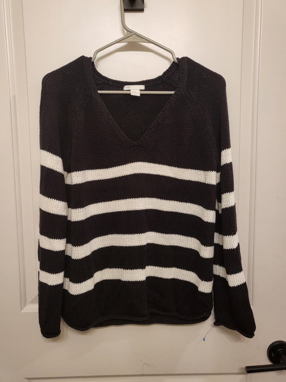 H&M Striped V-Neck Sweater M